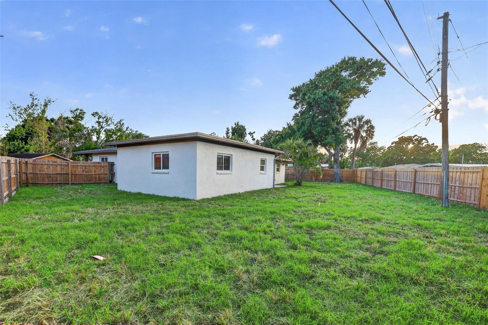 Image 26 of 28 For 5518 Pine Circle Ne