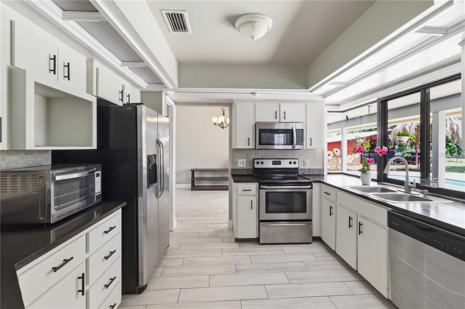 Image 10 of 47 For 5160 Drane Field Road