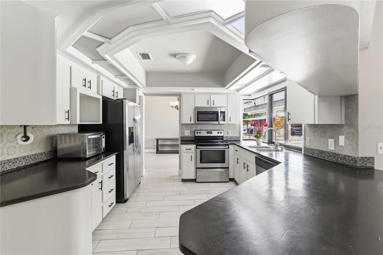 Image 11 of 47 For 5160 Drane Field Road