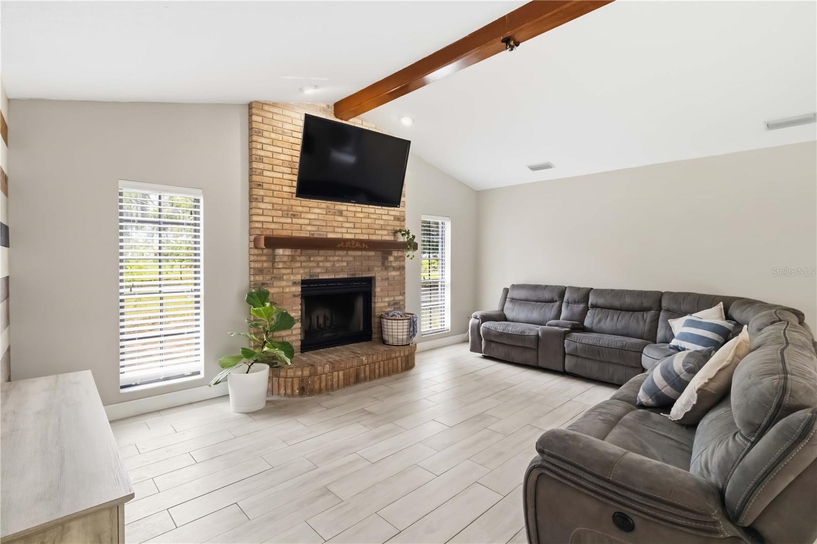 Image 14 of 47 For 5160 Drane Field Road