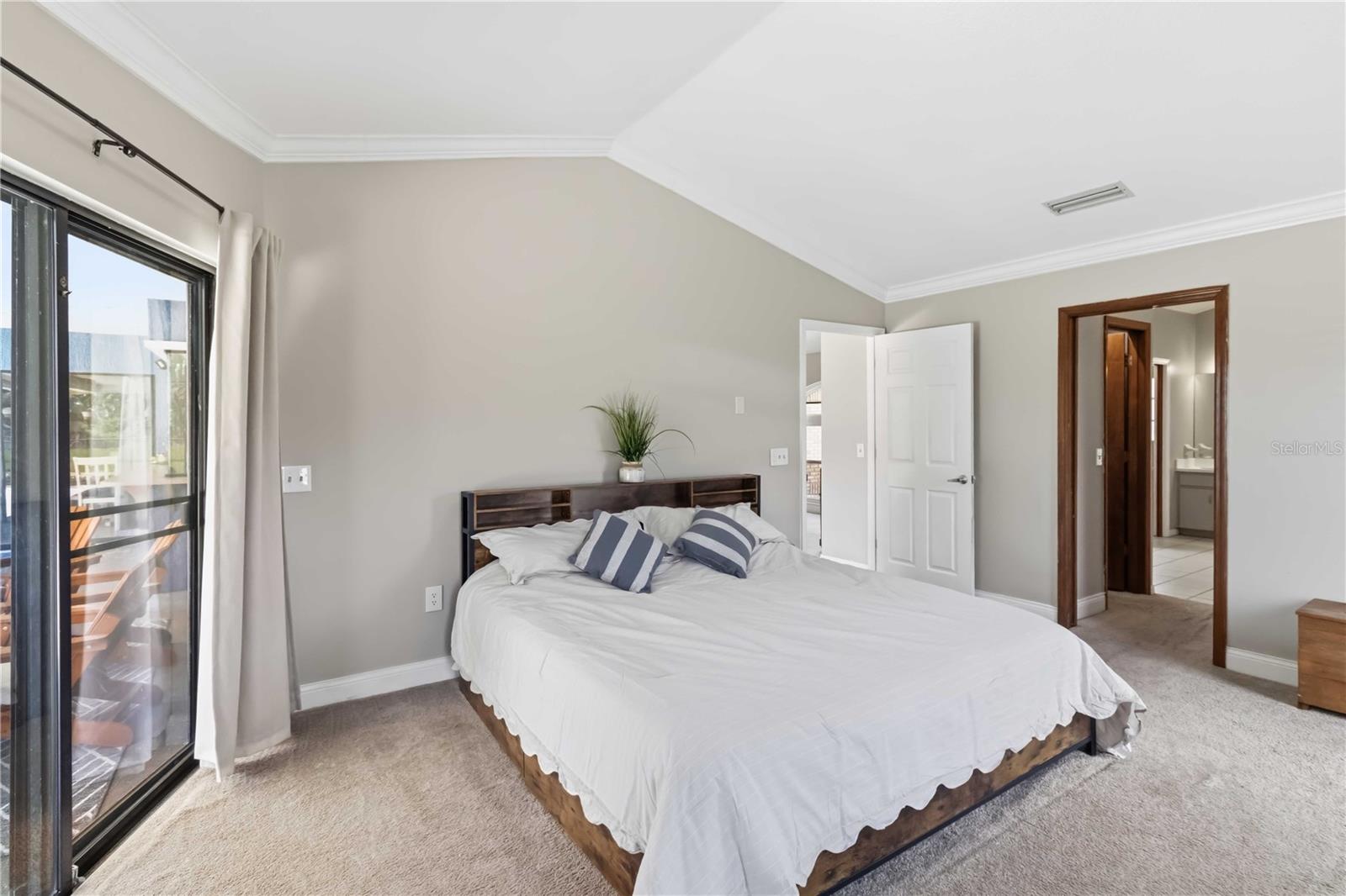 Image 19 of 47 For 5160 Drane Field Road