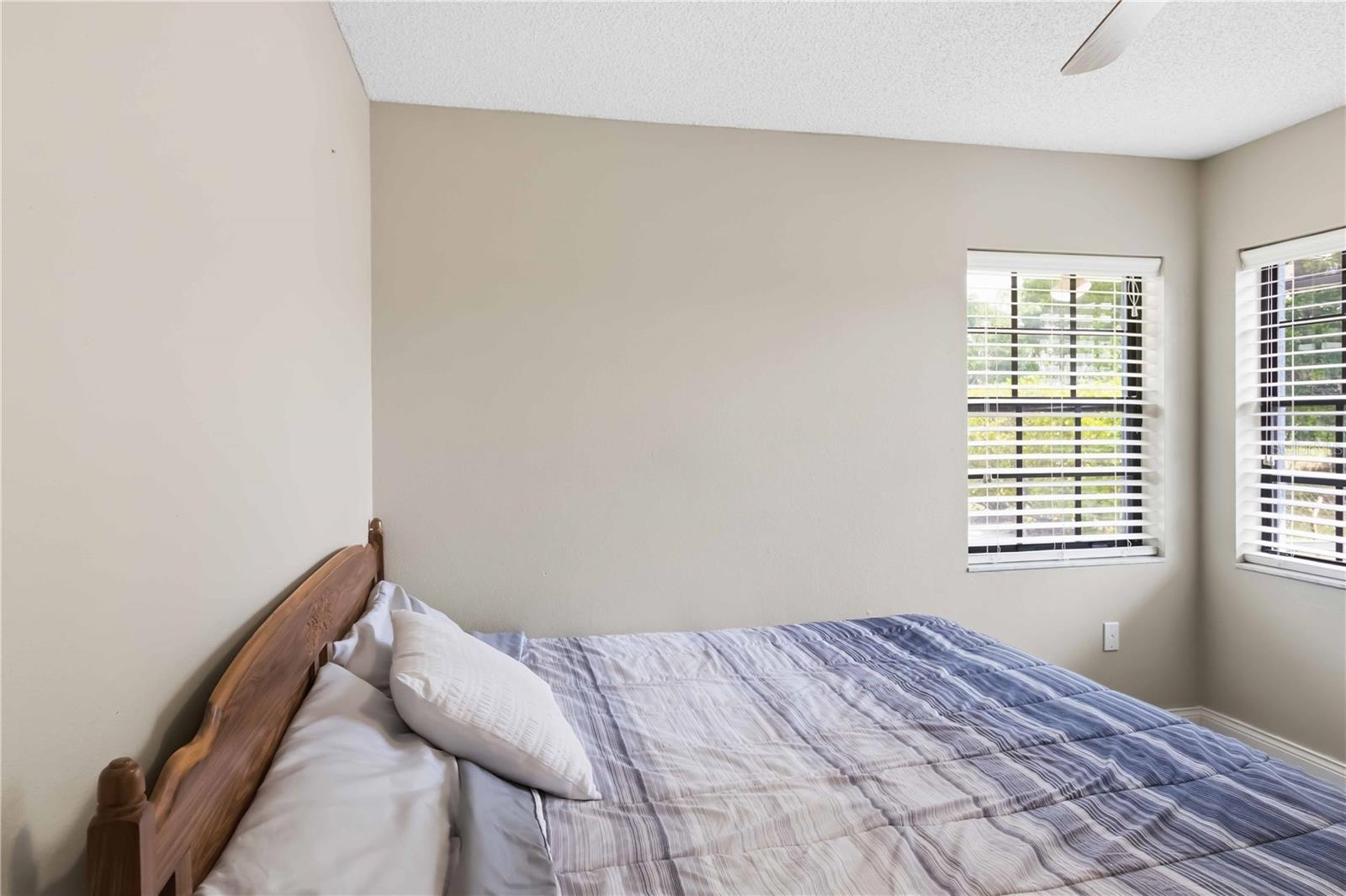 Image 27 of 47 For 5160 Drane Field Road