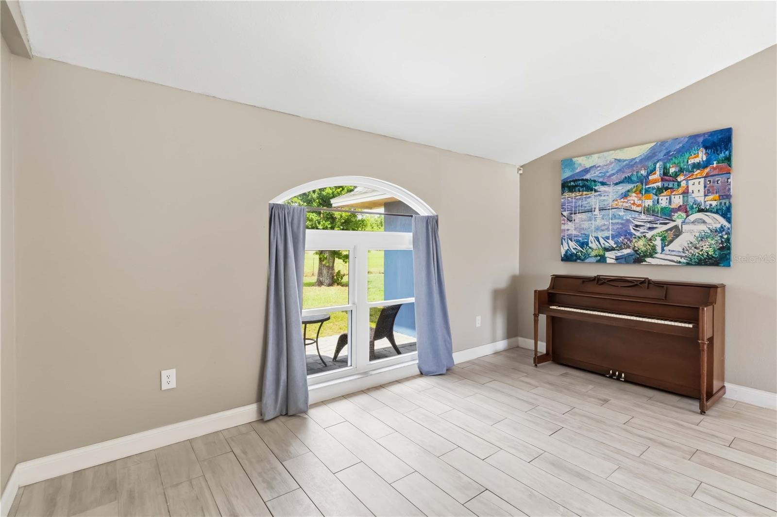 Image 4 of 47 For 5160 Drane Field Road