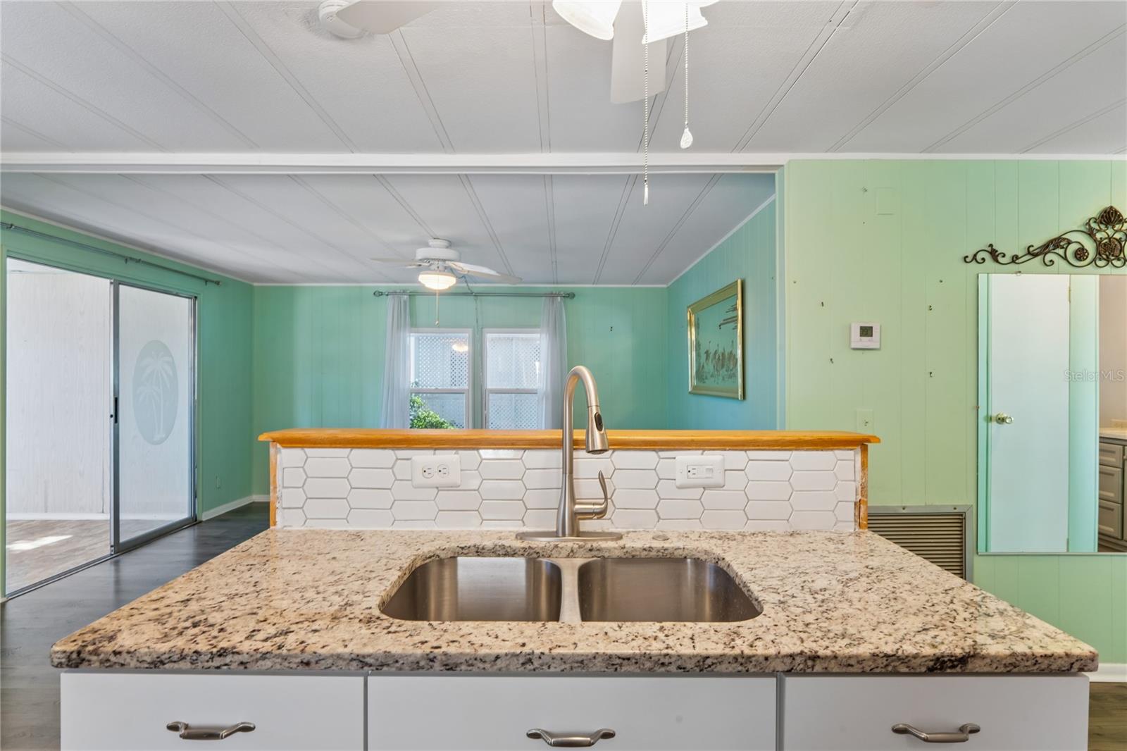 Image 15 of 52 For 7777 46th Avenue N 84