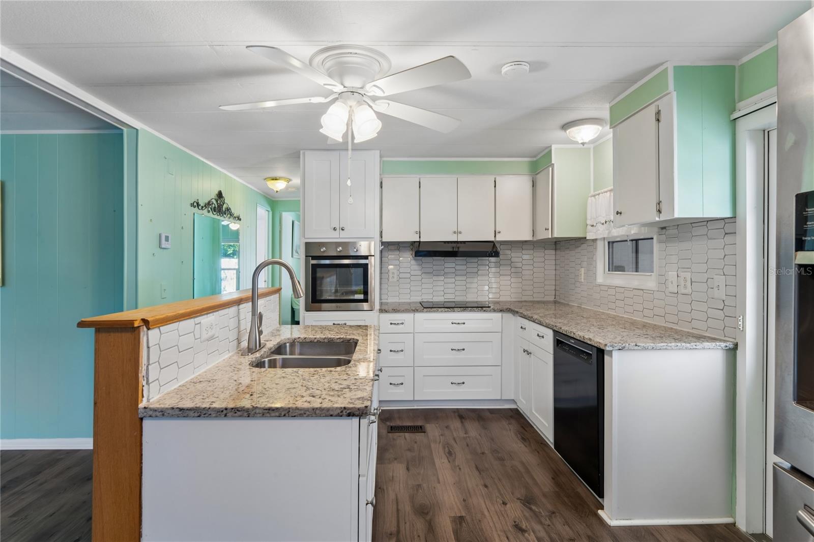 Image 16 of 52 For 7777 46th Avenue N 84