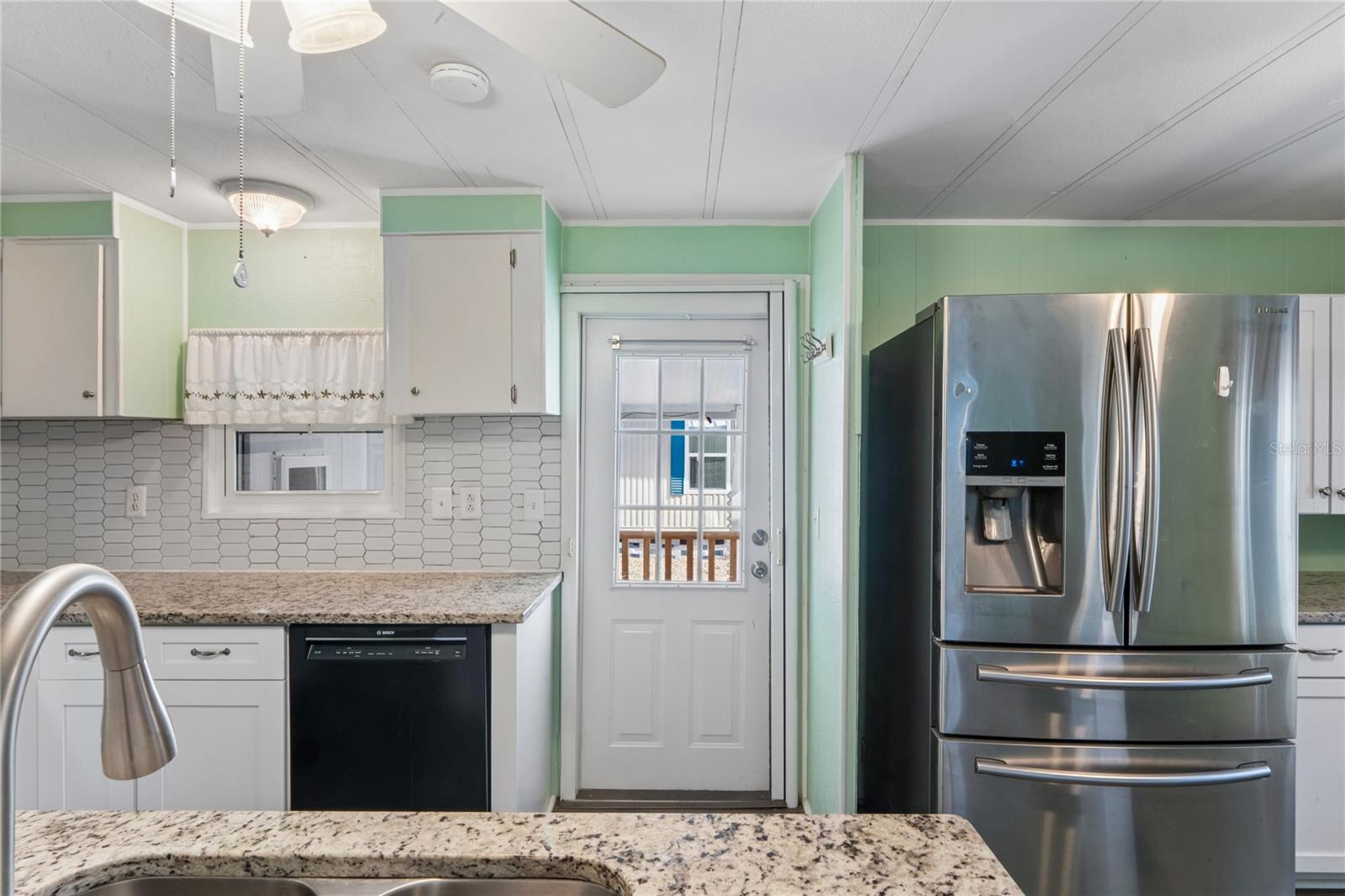 Image 17 of 52 For 7777 46th Avenue N 84