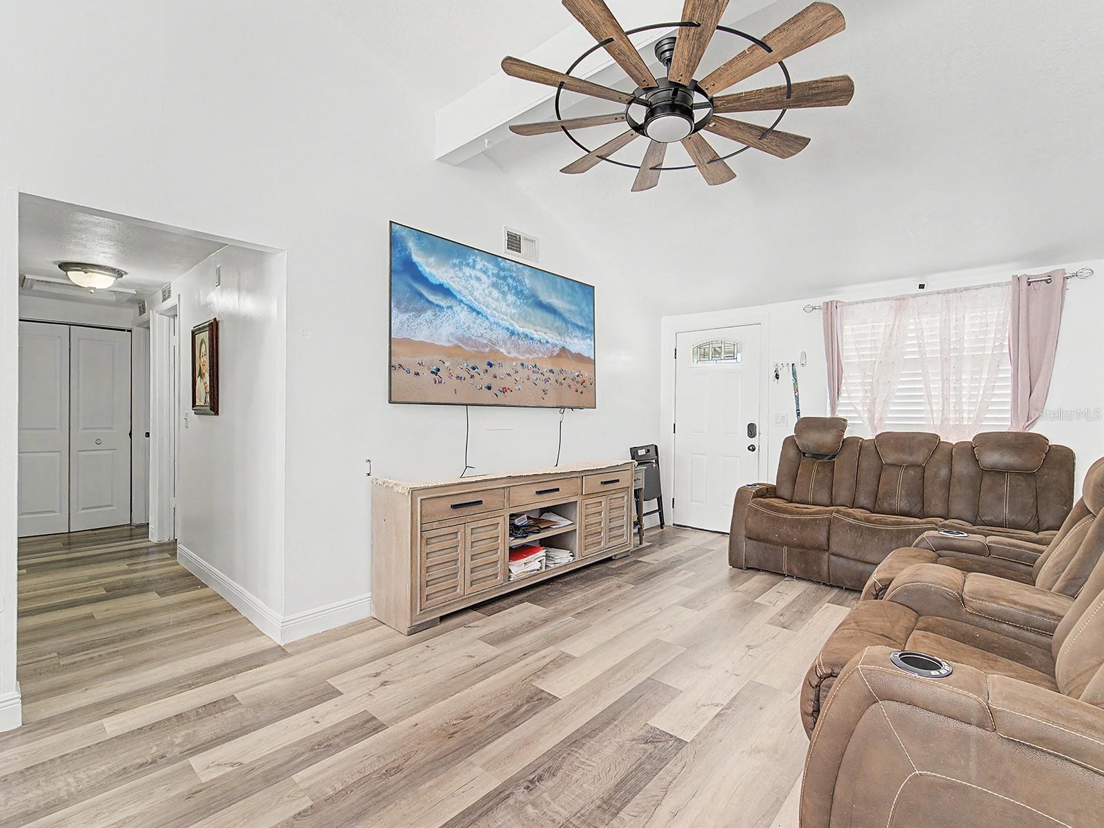 Image 15 of 47 For 8304 Dasa Place