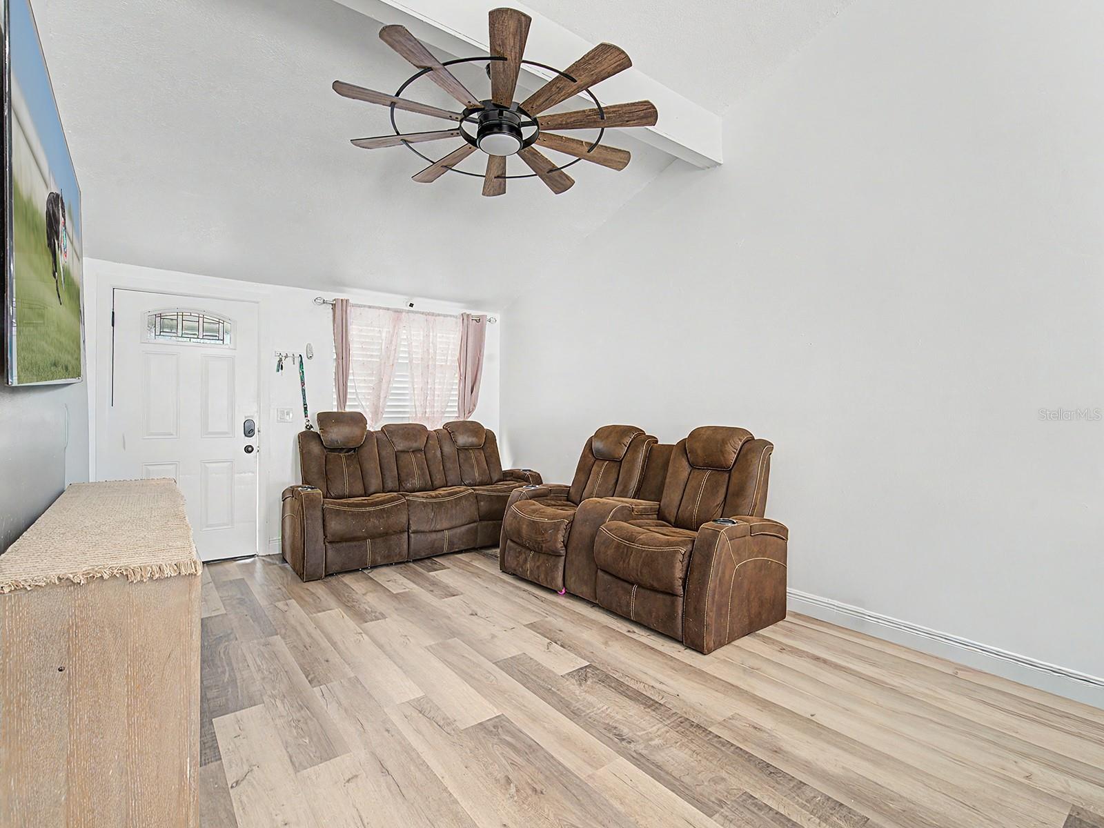 Image 16 of 47 For 8304 Dasa Place