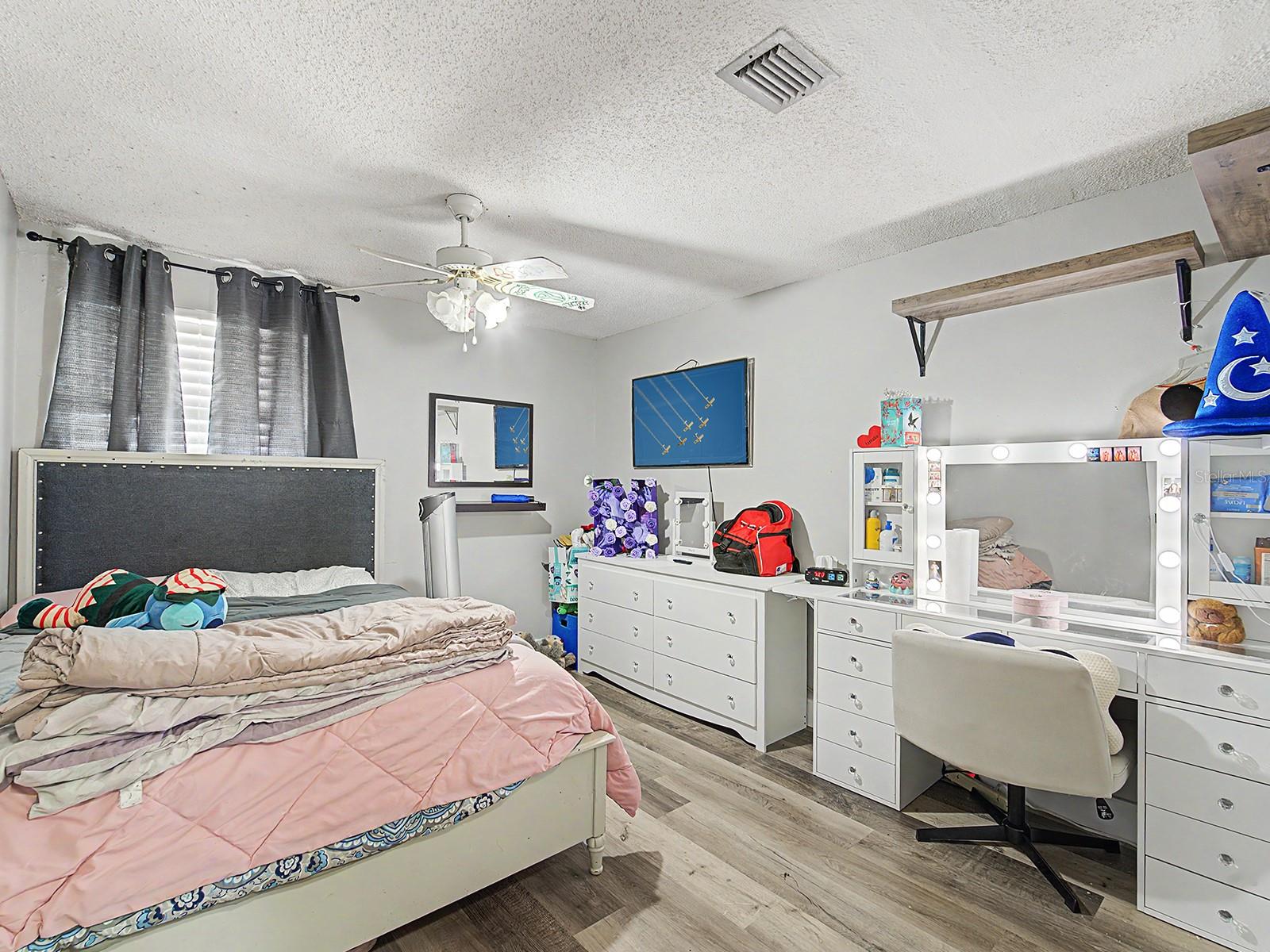 Image 19 of 47 For 8304 Dasa Place