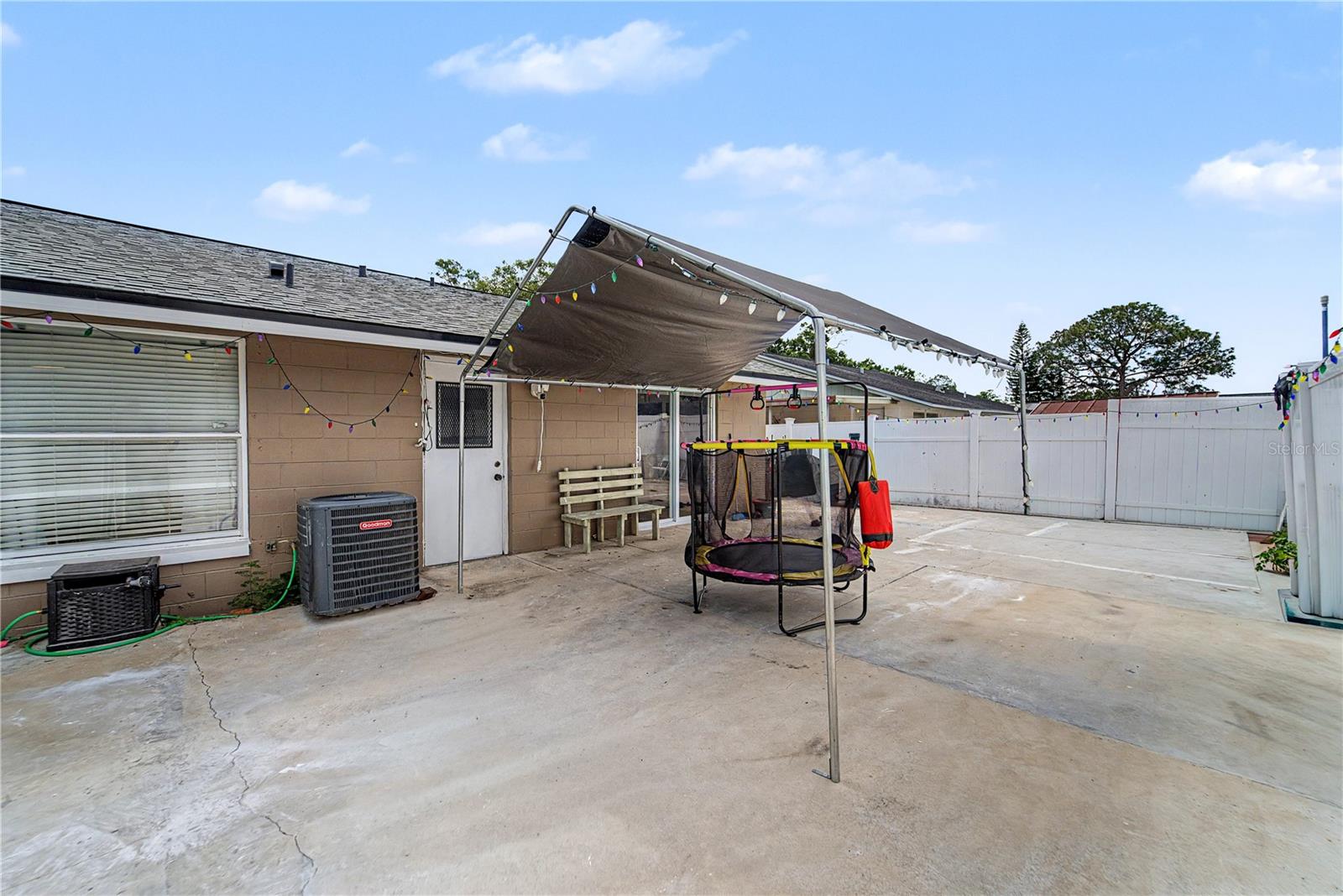 Image 27 of 47 For 8304 Dasa Place