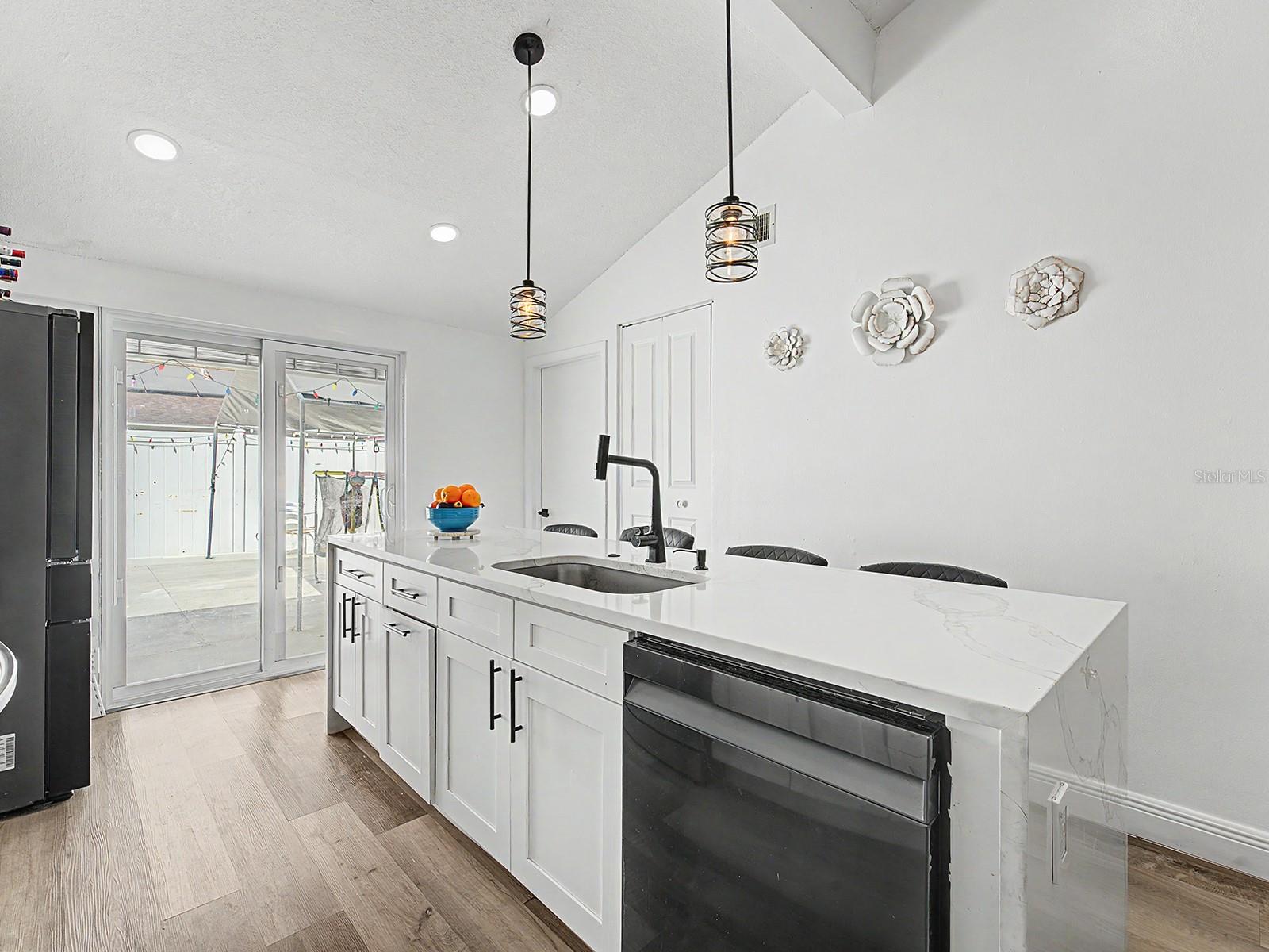 Image 9 of 47 For 8304 Dasa Place