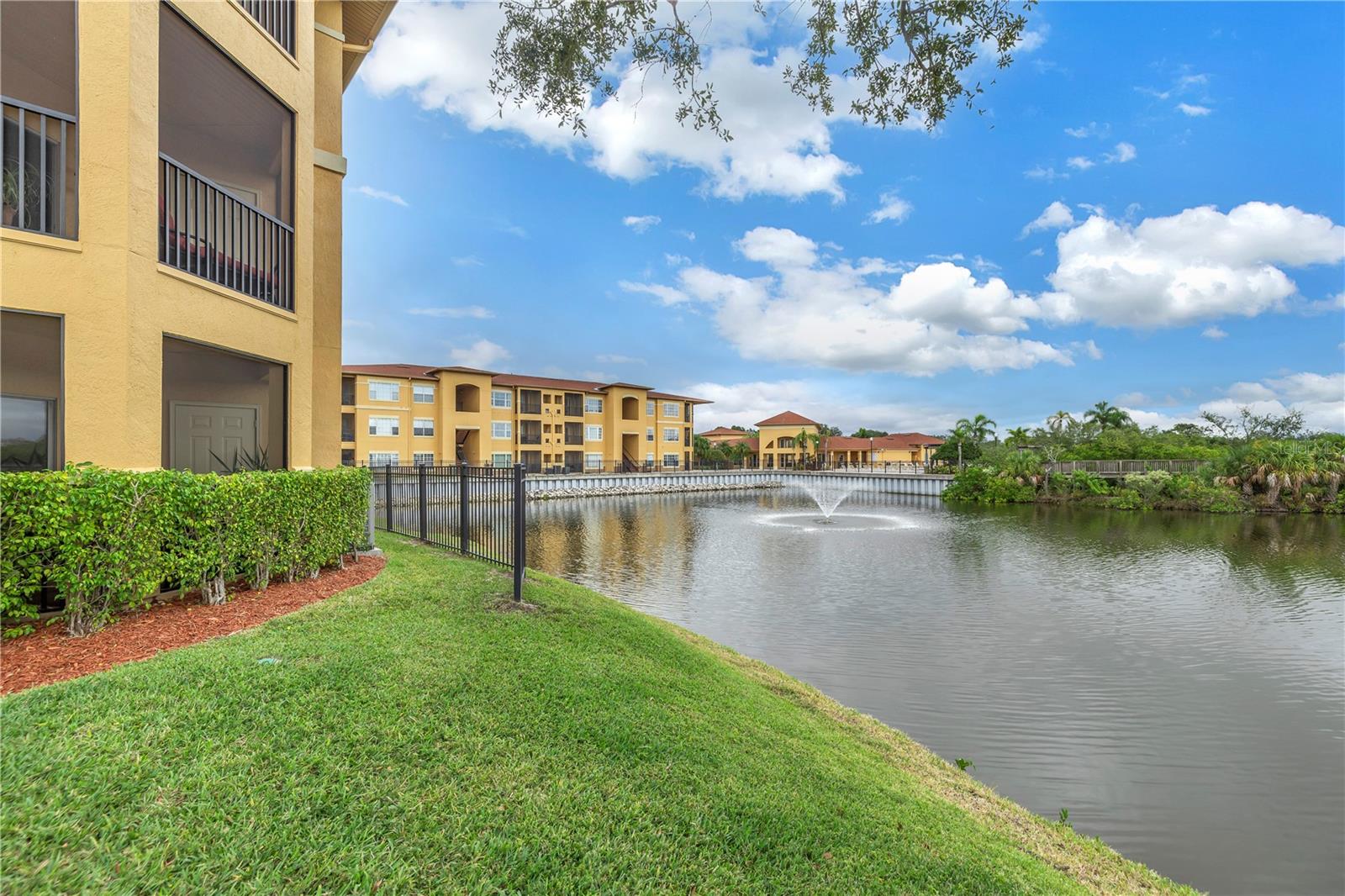 Image 17 of 46 For 4333 Bayside Village Drive 214