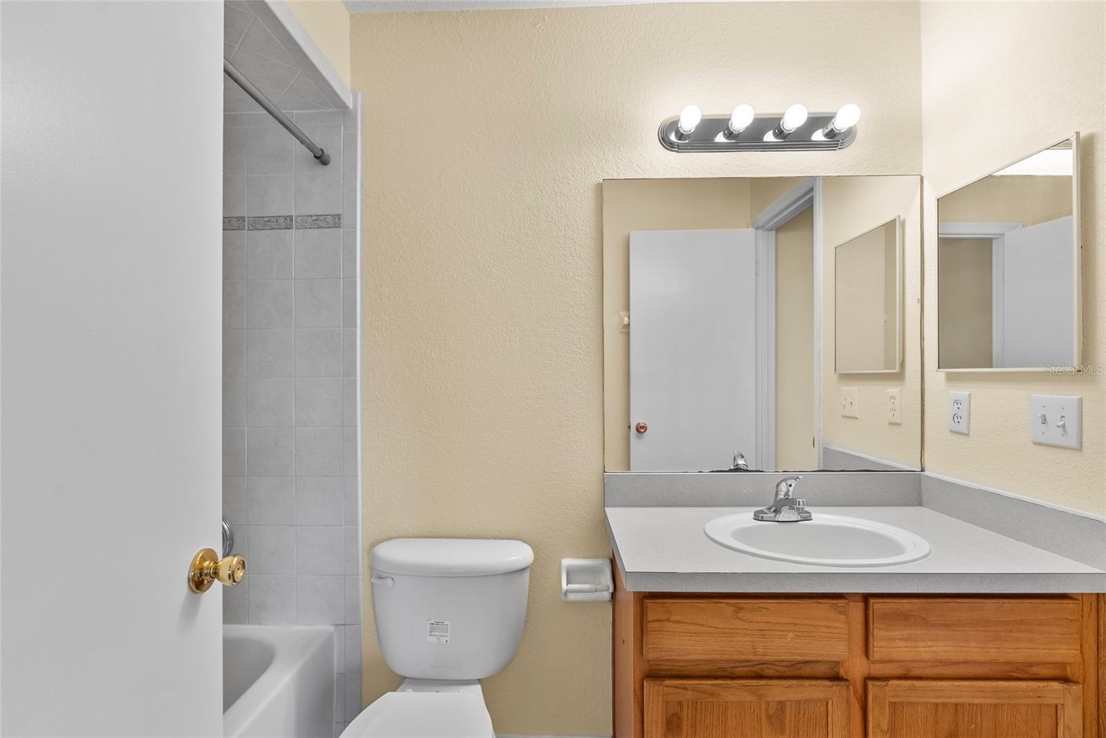 Image 17 of 20 For 37308 Embassy Park Lane