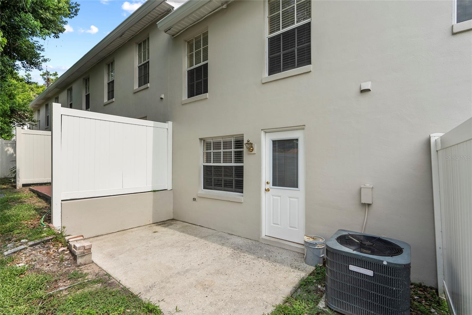 Image 18 of 20 For 37308 Embassy Park Lane