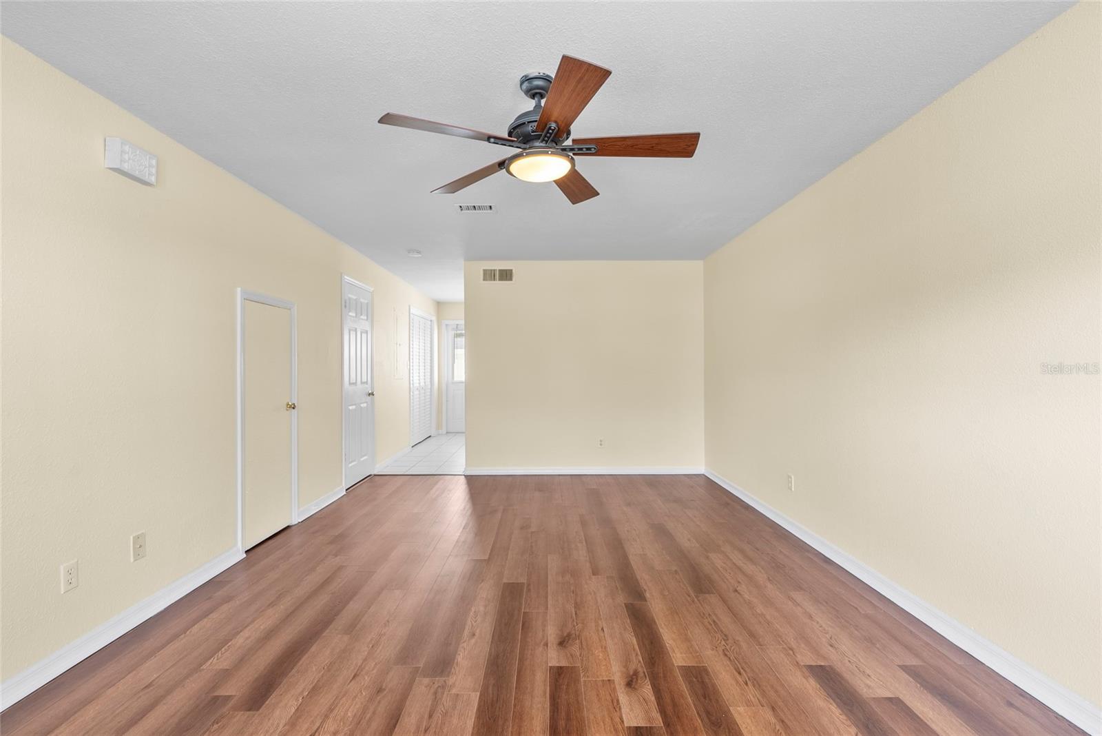 Image 3 of 20 For 37308 Embassy Park Lane