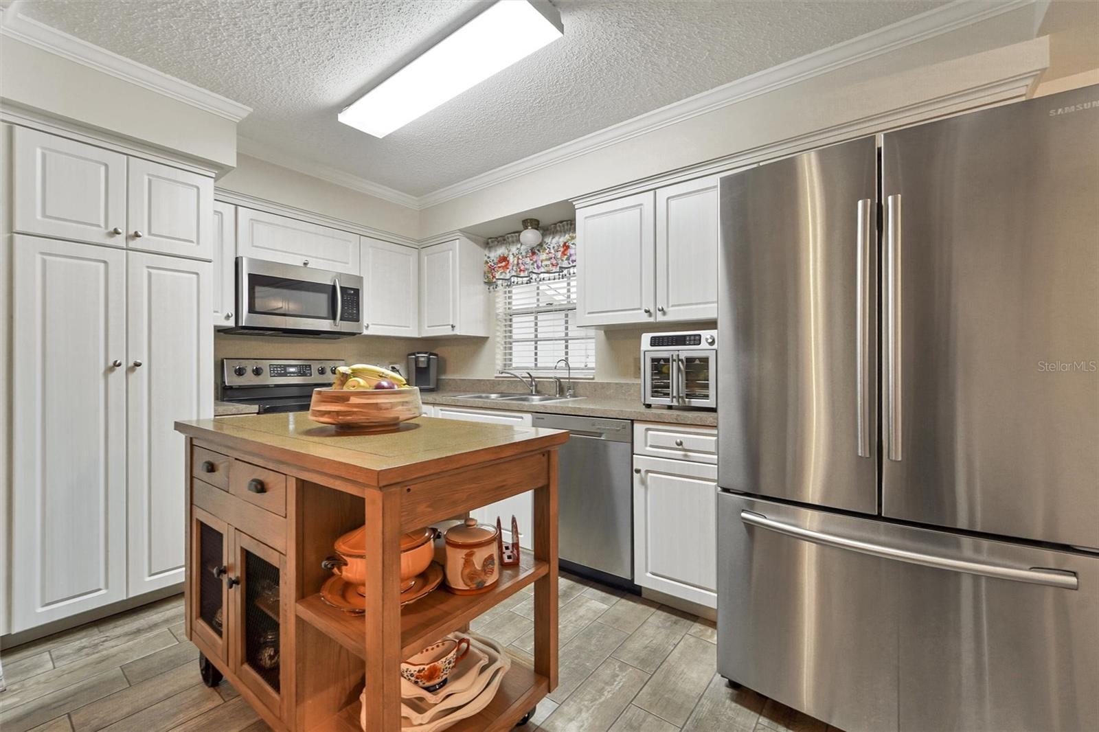 Image 10 of 21 For 6642 Devonshire Lane