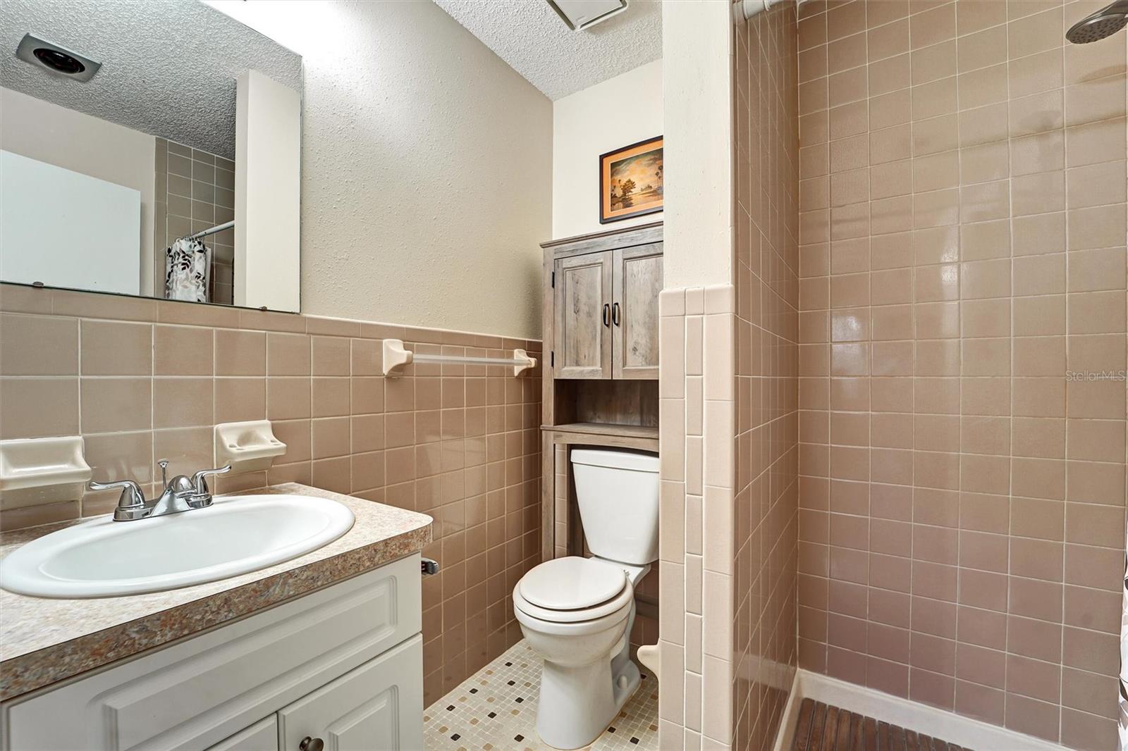 Image 15 of 21 For 6642 Devonshire Lane