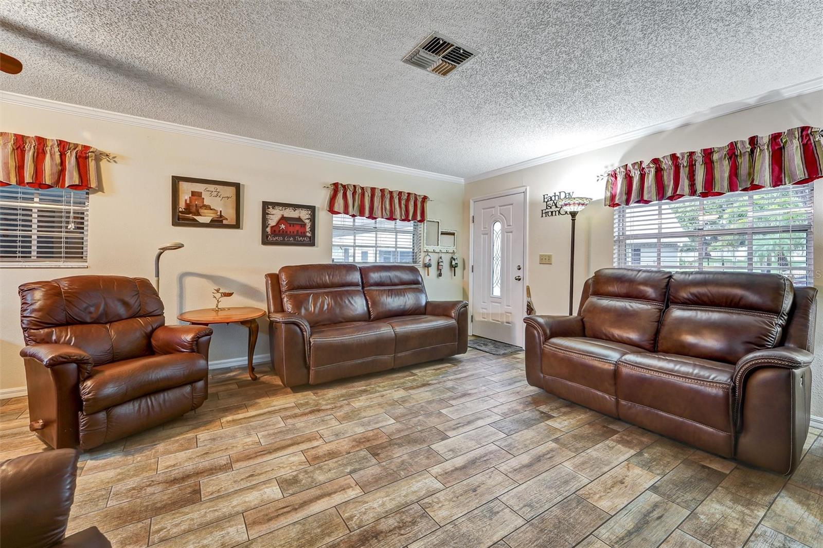 Image 6 of 21 For 6642 Devonshire Lane