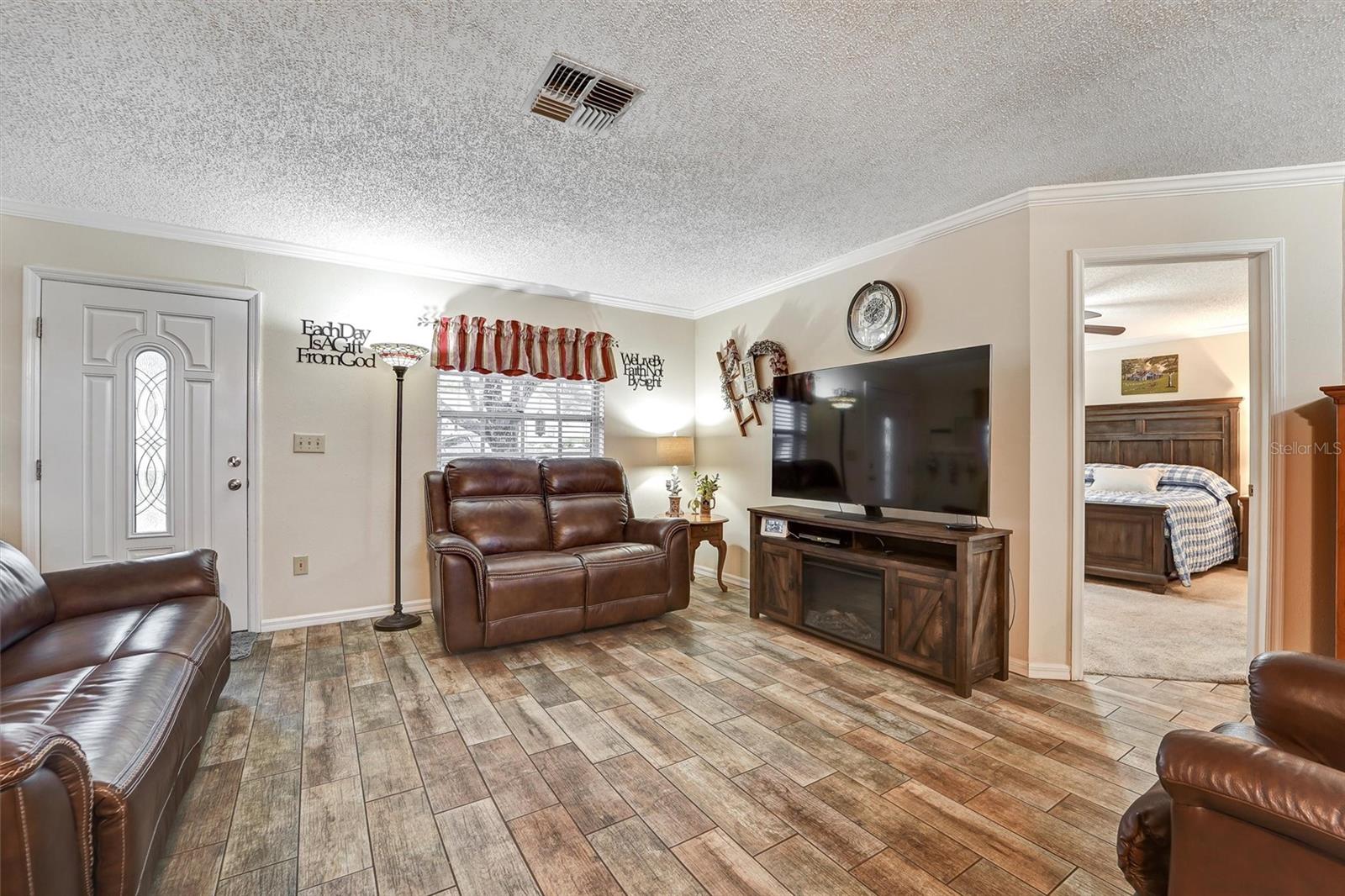 Image 7 of 21 For 6642 Devonshire Lane