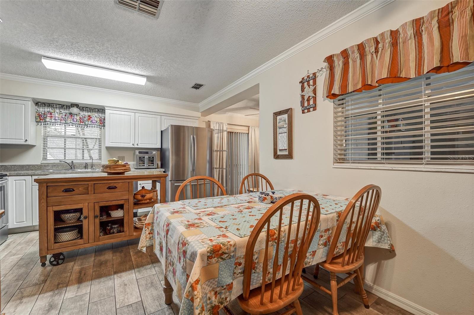 Image 8 of 21 For 6642 Devonshire Lane