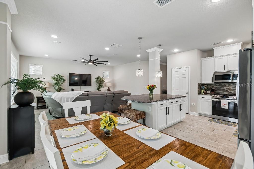 Image 15 of 43 For 14304 Parkside Ridge Way