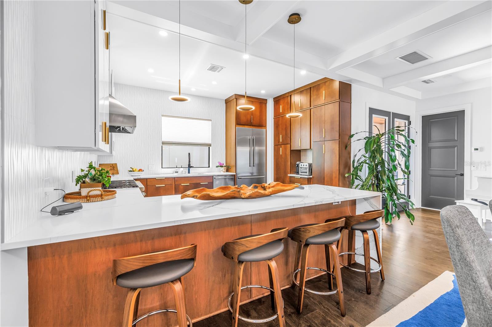 Image 15 of 85 For 770 21st Avenue N