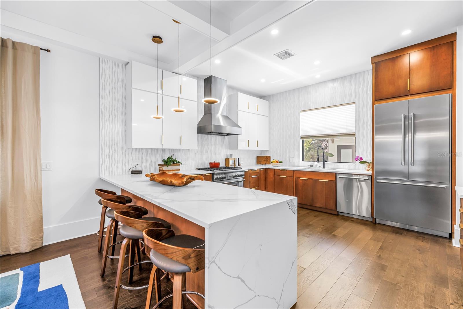 Image 20 of 85 For 770 21st Avenue N