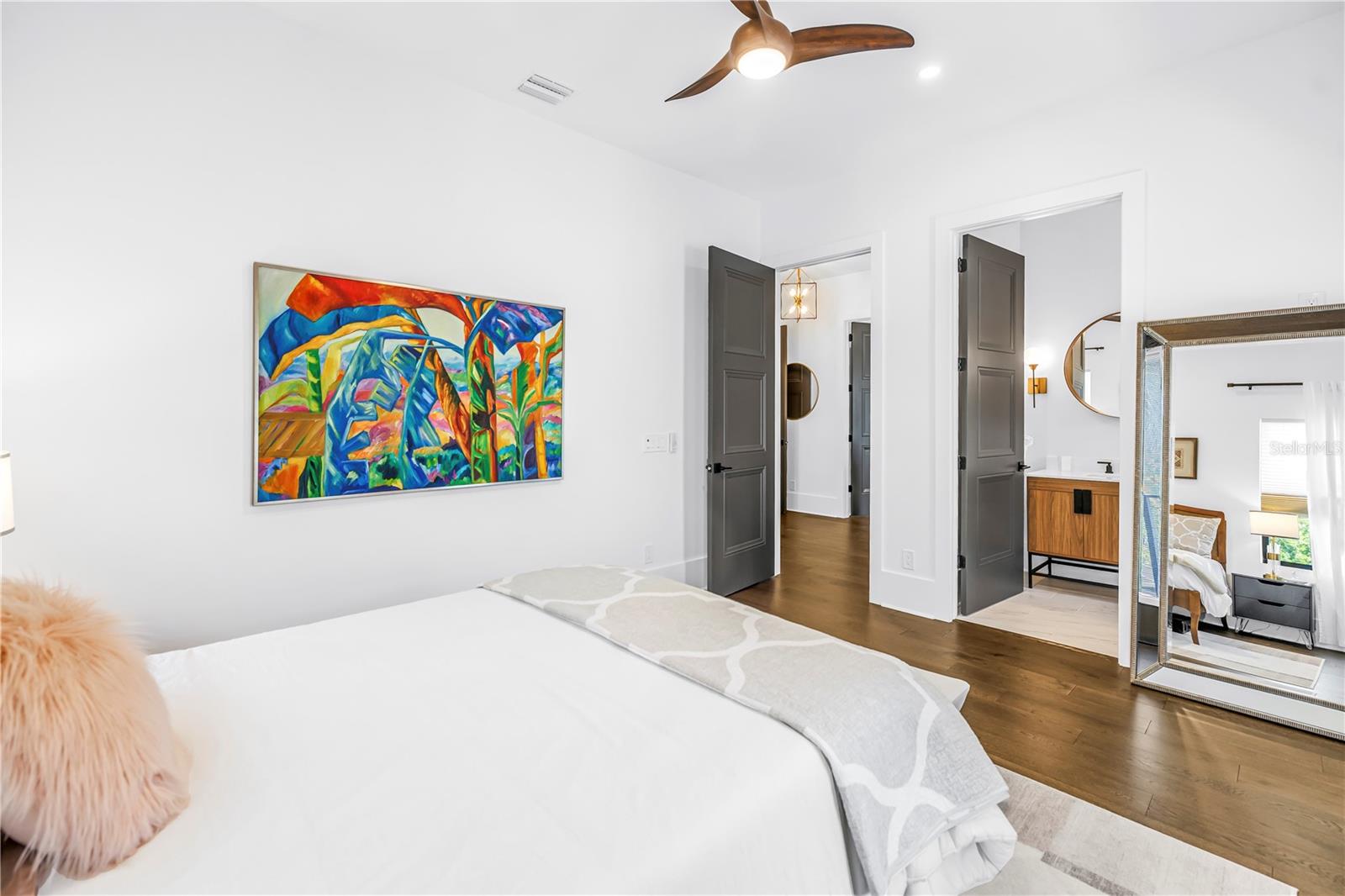 Image 32 of 85 For 770 21st Avenue N