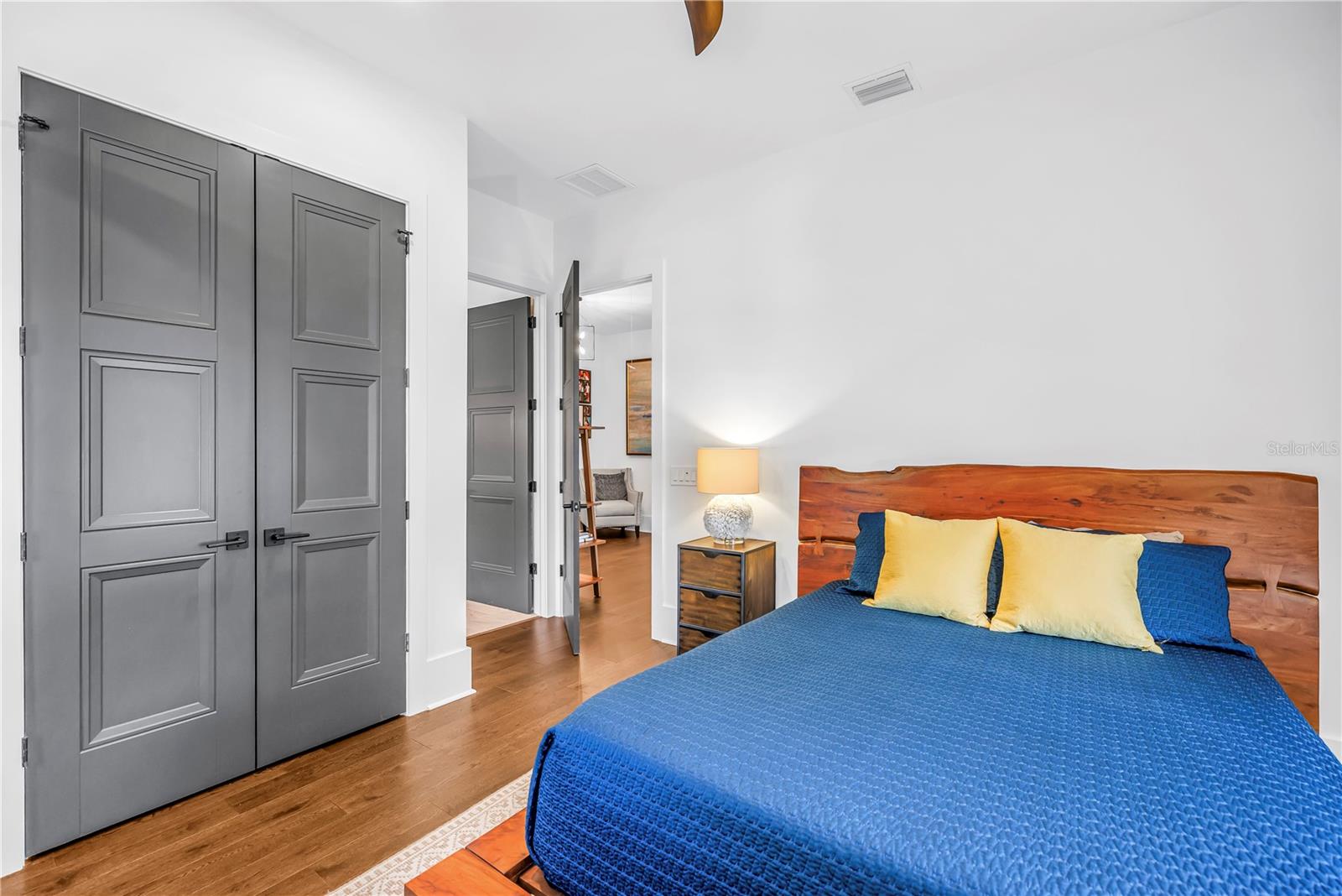 Image 35 of 85 For 770 21st Avenue N