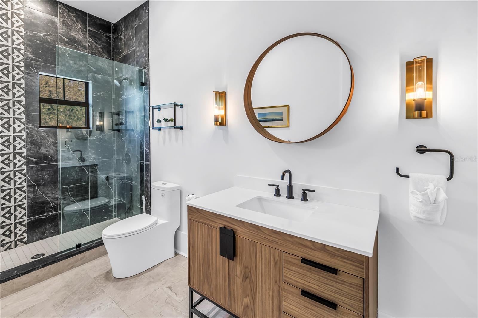 Image 37 of 85 For 770 21st Avenue N