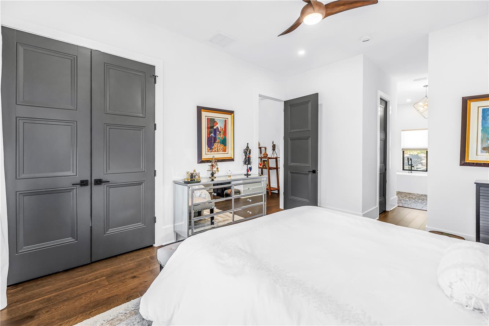 Image 42 of 85 For 770 21st Avenue N