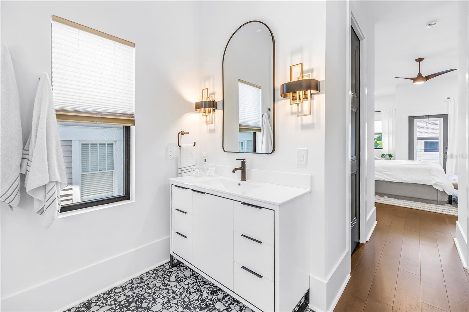 Image 48 of 85 For 770 21st Avenue N