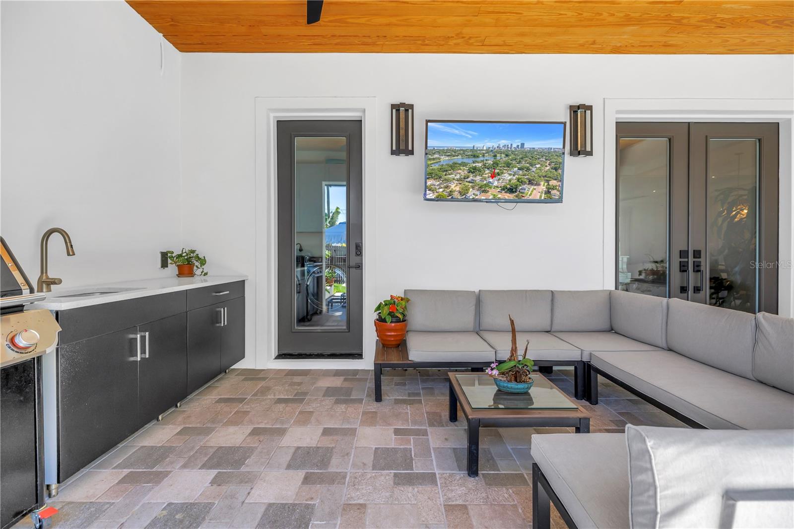 Image 53 of 85 For 770 21st Avenue N