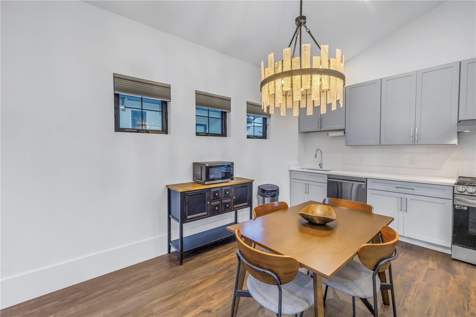 Image 77 of 85 For 770 21st Avenue N