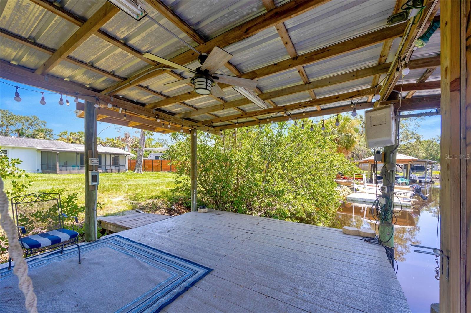 Listing photo id 23 for 9935 River Drive