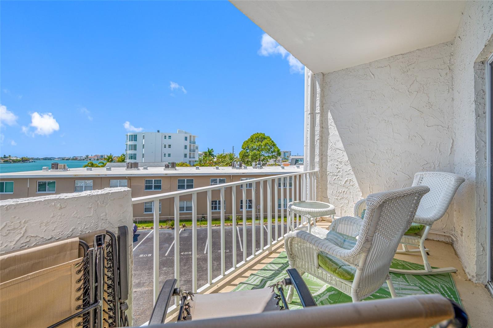 Image 18 of 52 For 285 107th Avenue 306