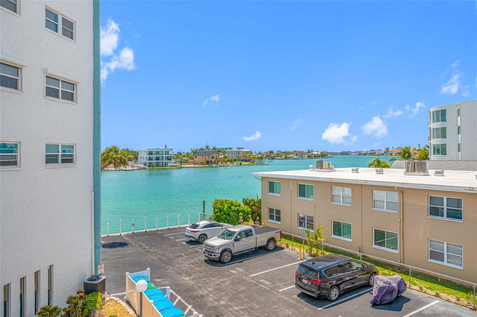 Image 20 of 52 For 285 107th Avenue 306