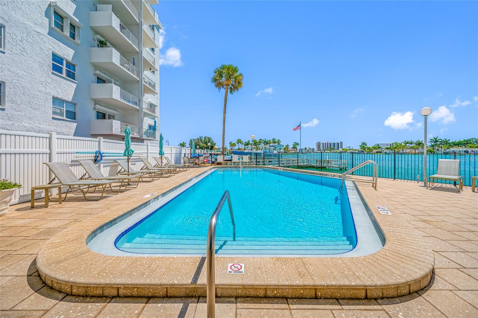 Image 36 of 52 For 285 107th Avenue 306