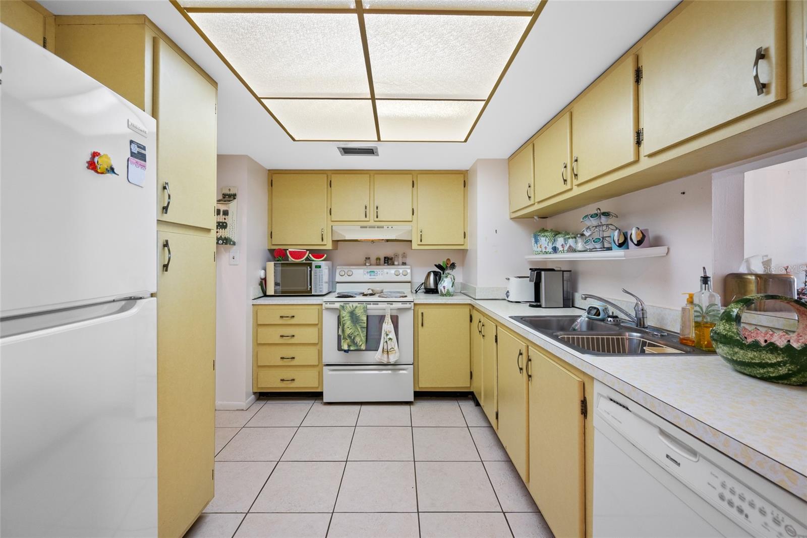 Image 7 of 52 For 285 107th Avenue 306