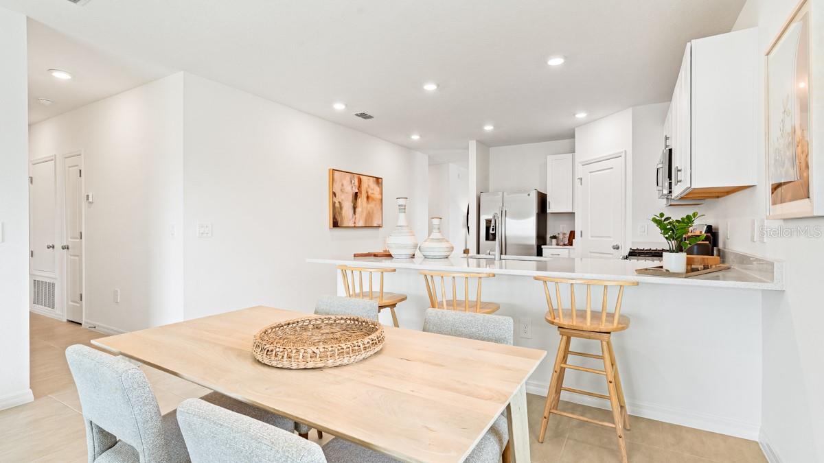 Listing photo id 18 for 13689 Tropical Breeze Way