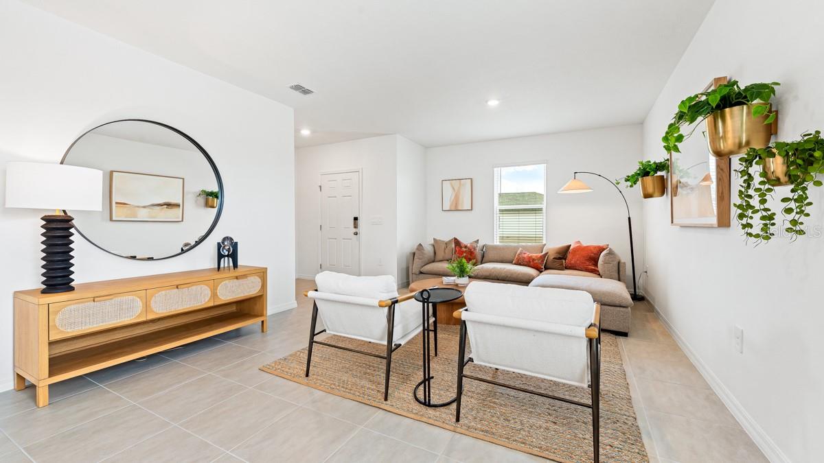 Listing photo id 4 for 13689 Tropical Breeze Way