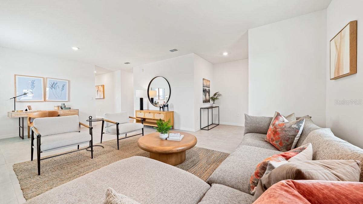 Listing photo id 5 for 13689 Tropical Breeze Way