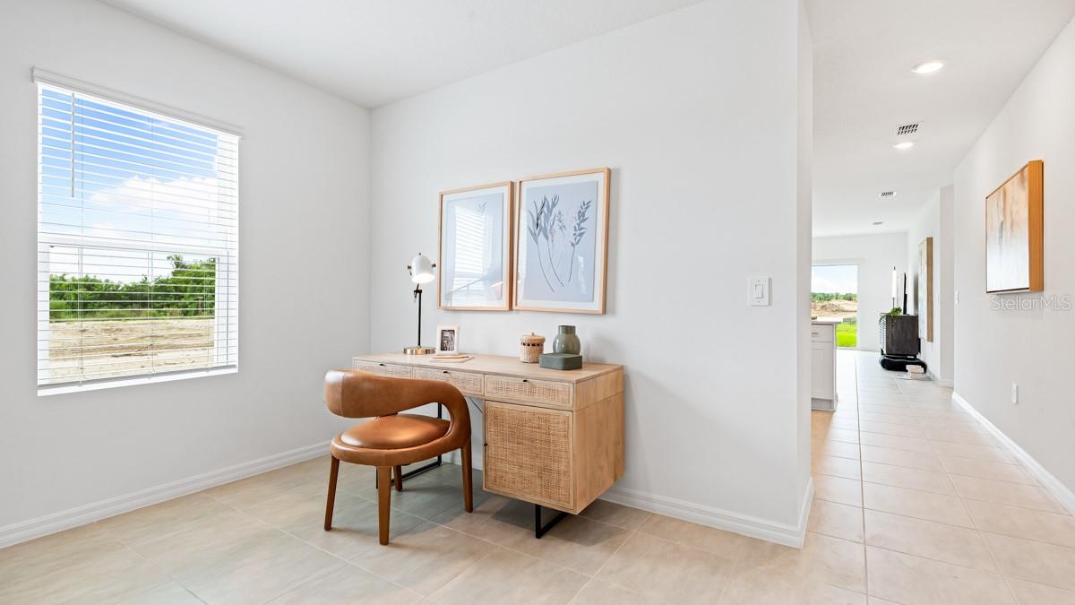 Listing photo id 6 for 13689 Tropical Breeze Way