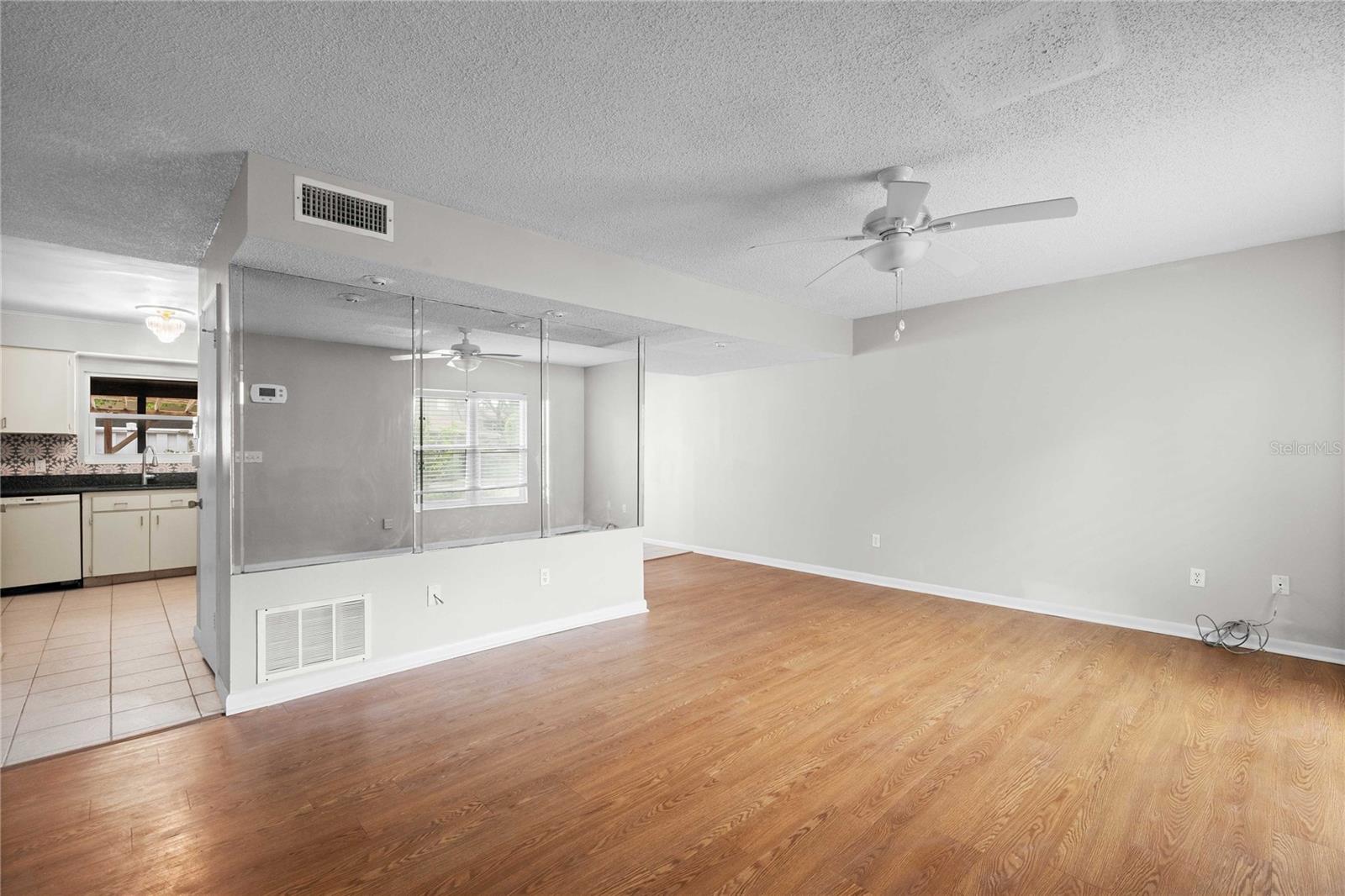 Image 10 of 39 For 7635 Deleon Court