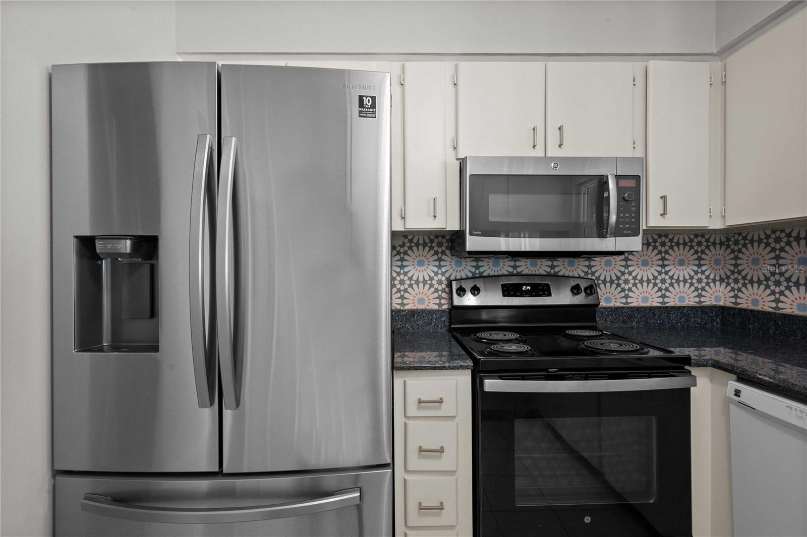 Image 14 of 39 For 7635 Deleon Court