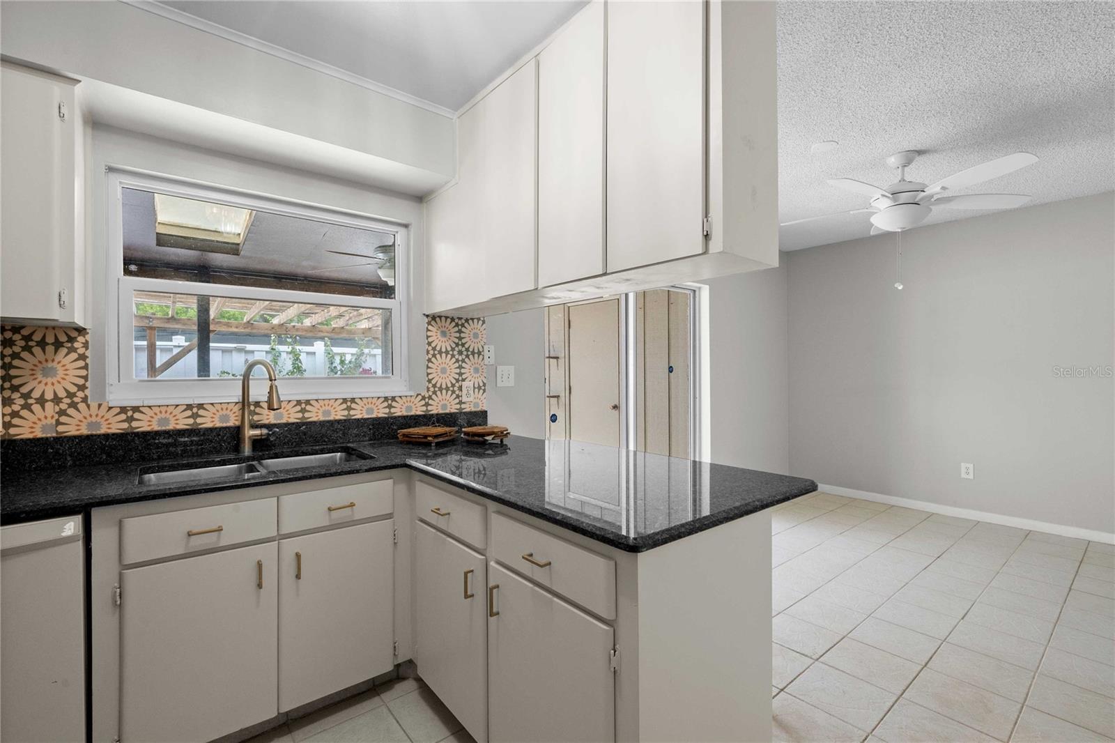 Image 16 of 39 For 7635 Deleon Court