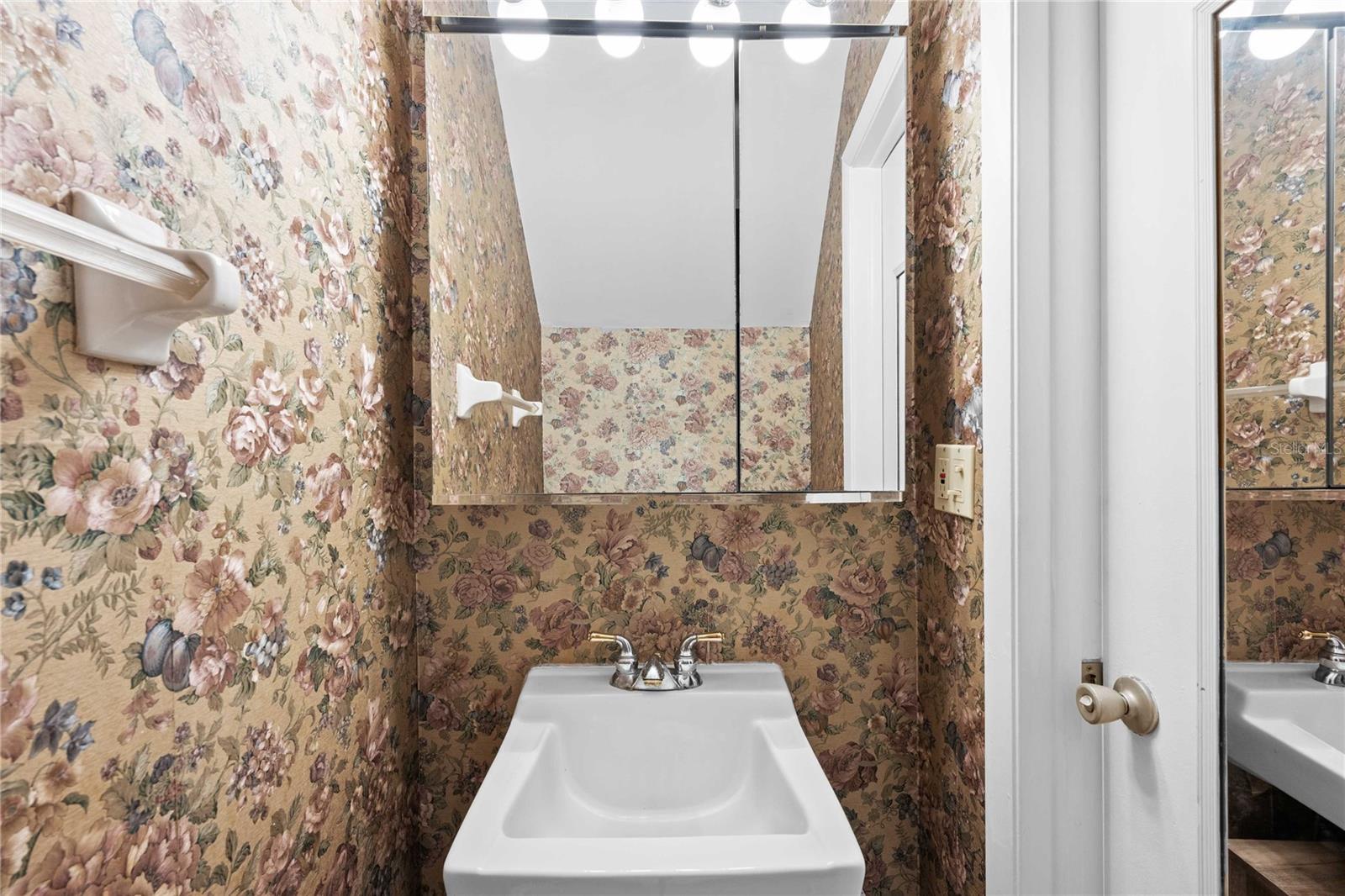 Image 22 of 39 For 7635 Deleon Court