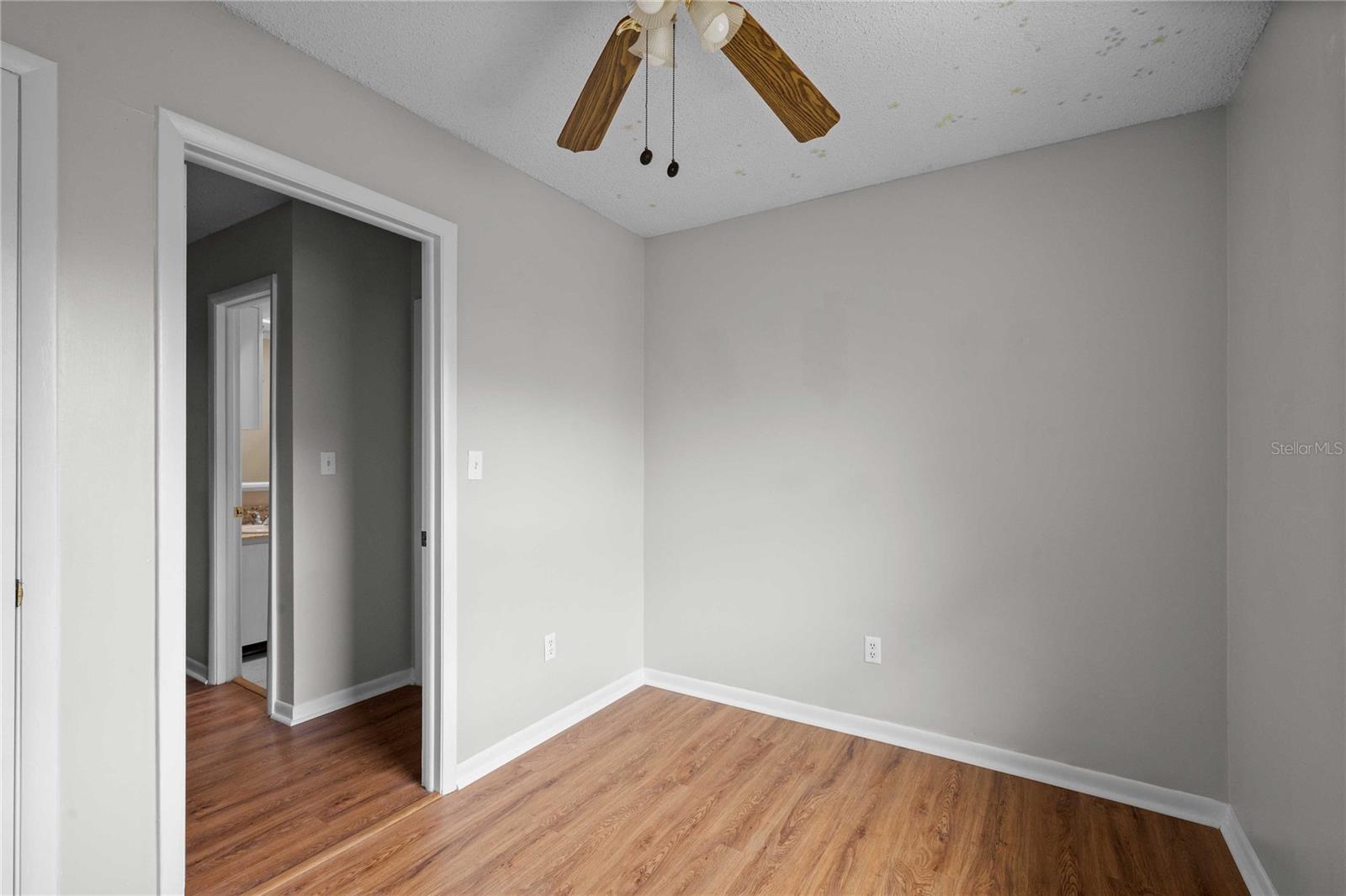 Image 32 of 39 For 7635 Deleon Court