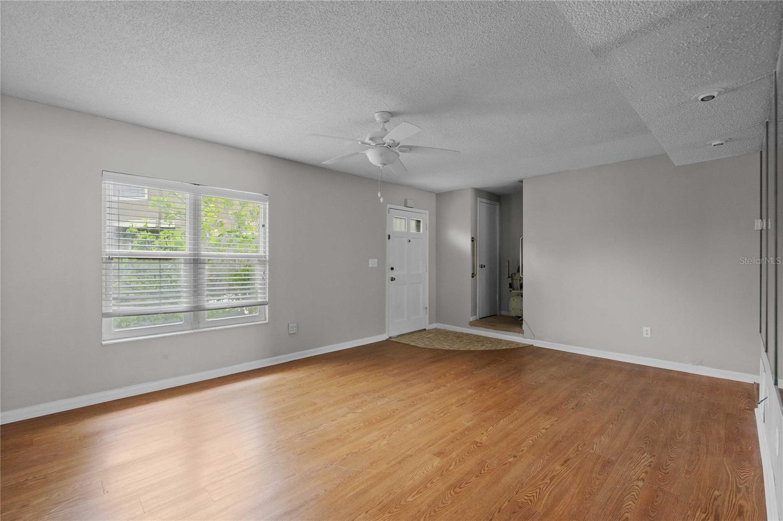 Image 8 of 39 For 7635 Deleon Court