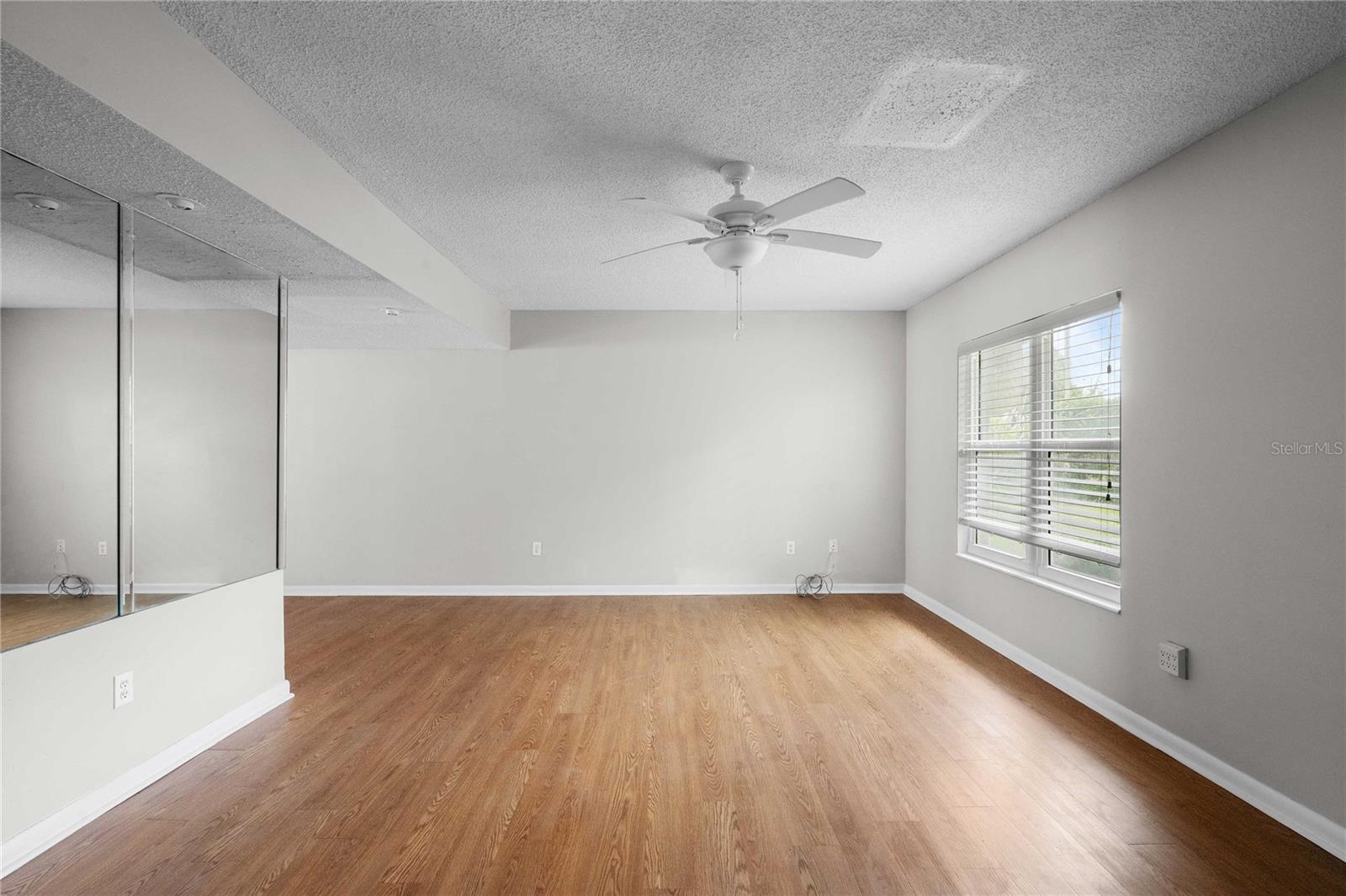 Image 9 of 39 For 7635 Deleon Court